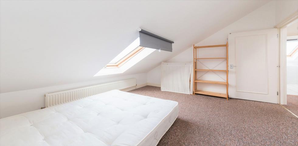 			3 Bedroom, 1 bath, 1 reception Flat			 Minster Road , KILBURN 